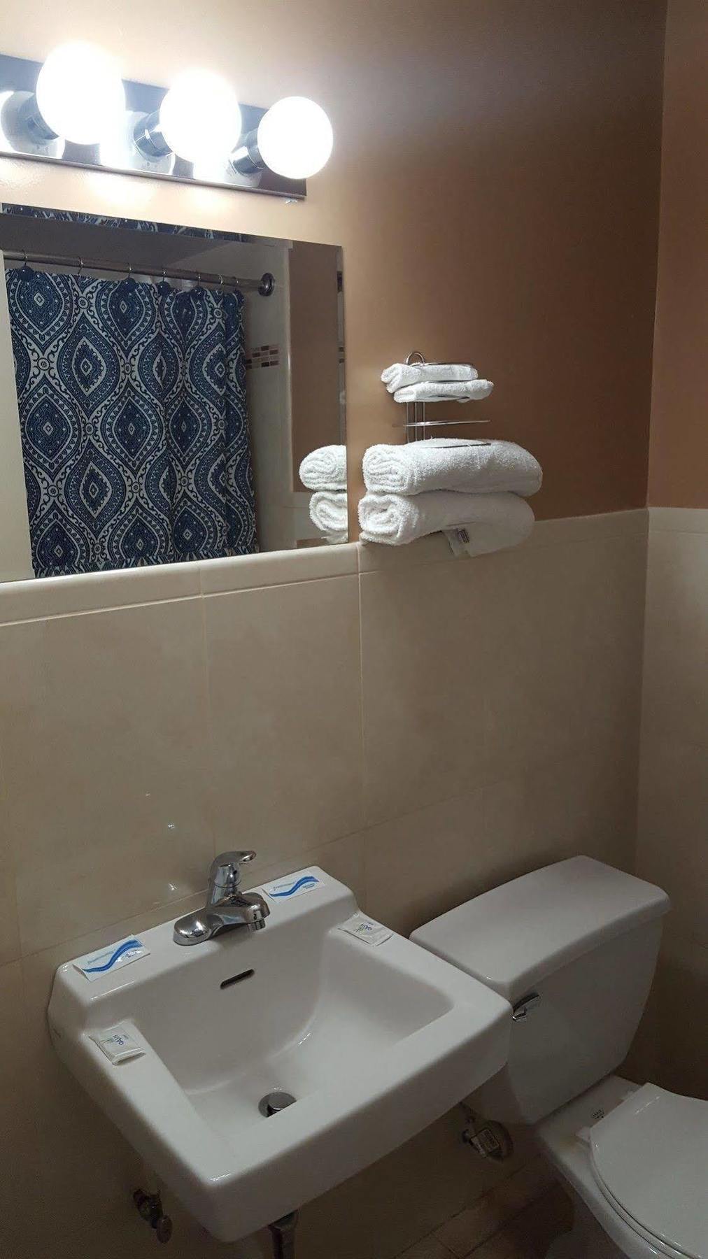 New Relax Inn บริดจ์วิว ภายนอก รูปภาพ